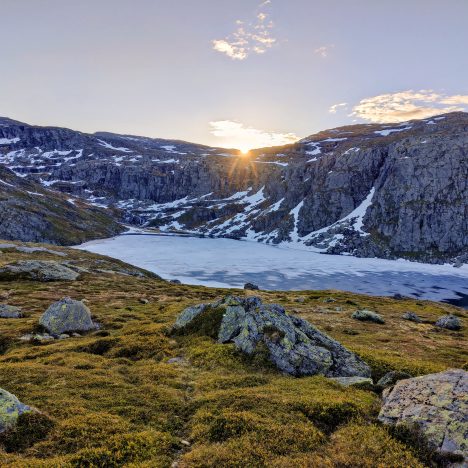 Steingilshøgda, Budalsfjellet og Klovfjellet