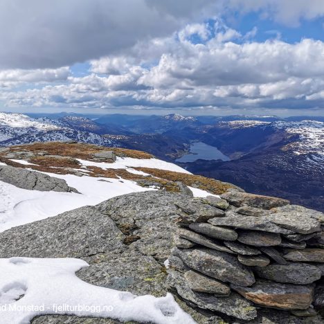 Gaustatoppen på ski