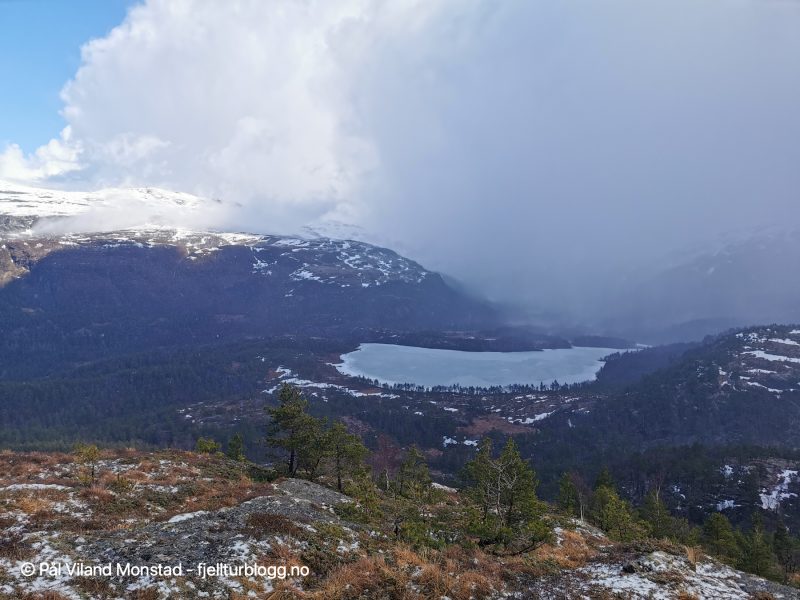 Mot Vasstølvatnet.