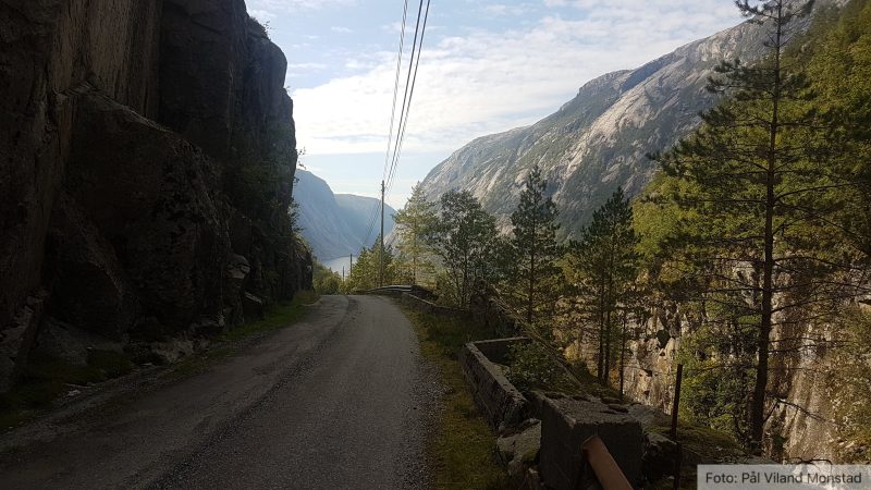 Videre ned mot Førresbotn og Jøsenfjorden.