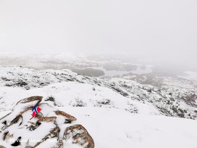 Utsikt sørover mot Stakkastadvatnet, drikkevannskilden til Haugesund og deler av Tysvær og Karmøy.