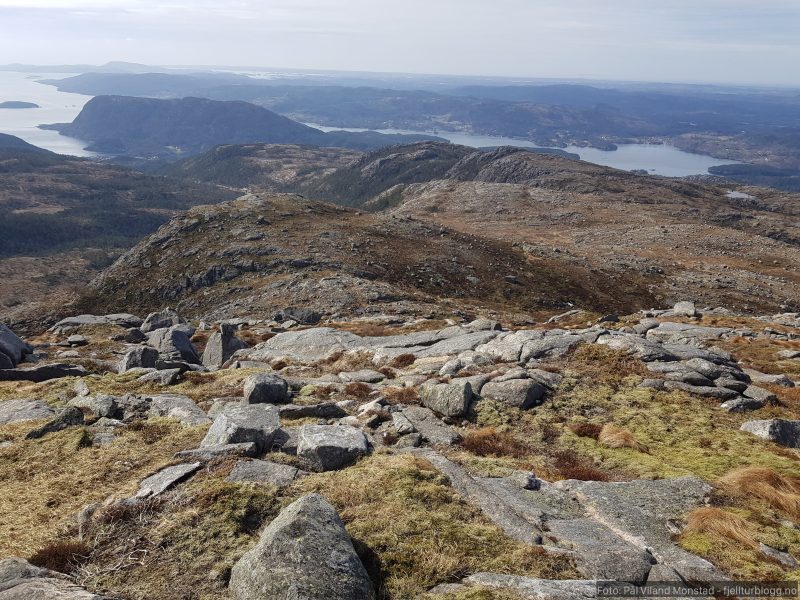 Fra Gråfjellet og ned mot Skjenhumpen
