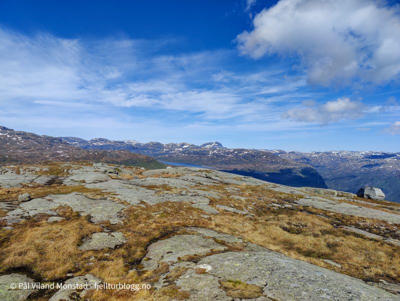 Mot Sandsavatnet og Napen.