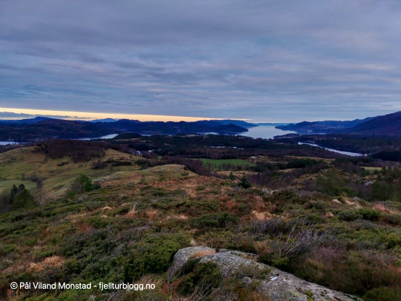 Utsikt nordover mot Ålfjorden.