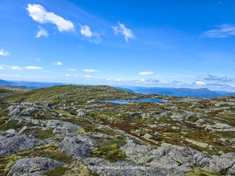 Ganske flatt, og navnet hei stemmer bra.
