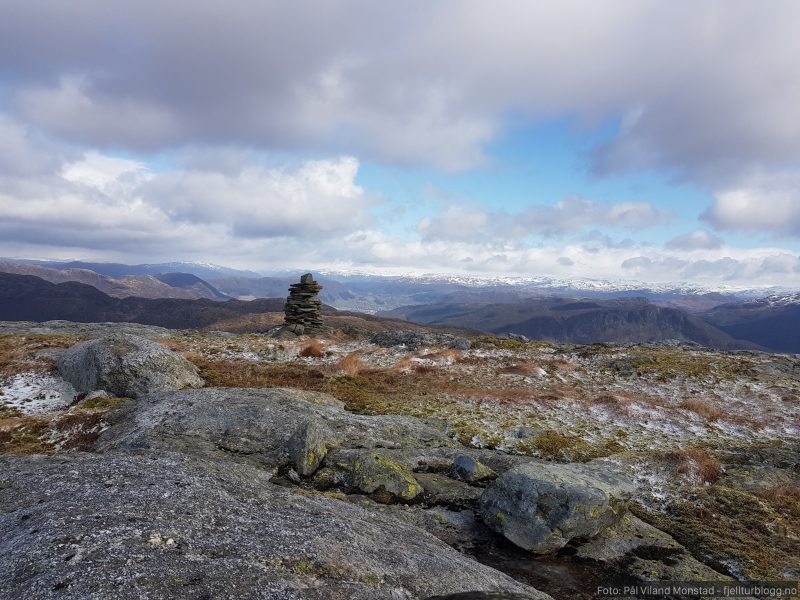 Varde i sikte. Ølen i bakgrunnen